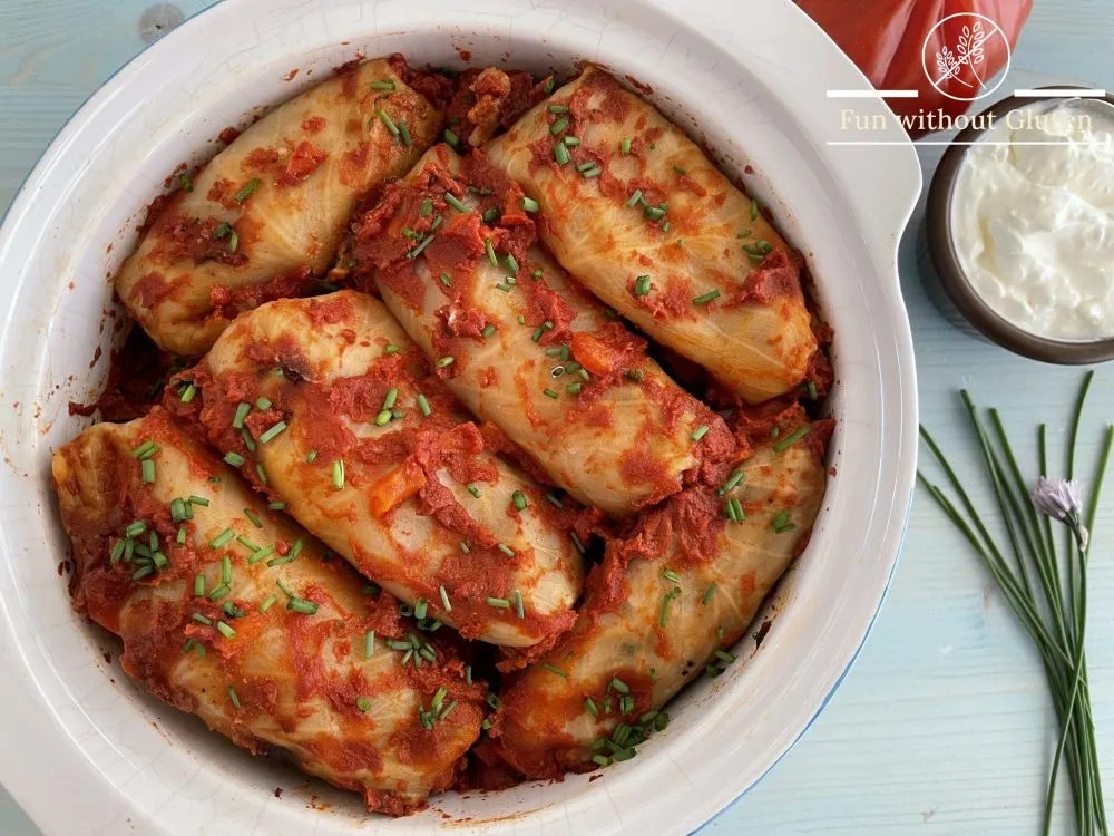 Recipe for stuffed cabbage rolls with tomato sauce