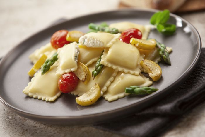 Ravioli recipe with tomato sauce