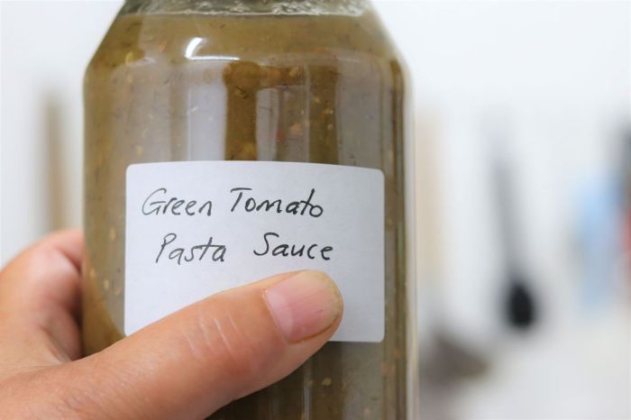 Recipe for green tomato sauce