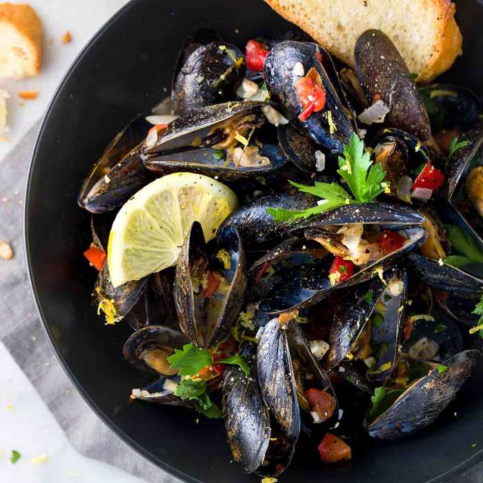 Recipe for mussels in white wine sauce